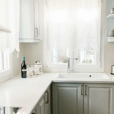 בית נופש Asterias House, סקופלוס טאון